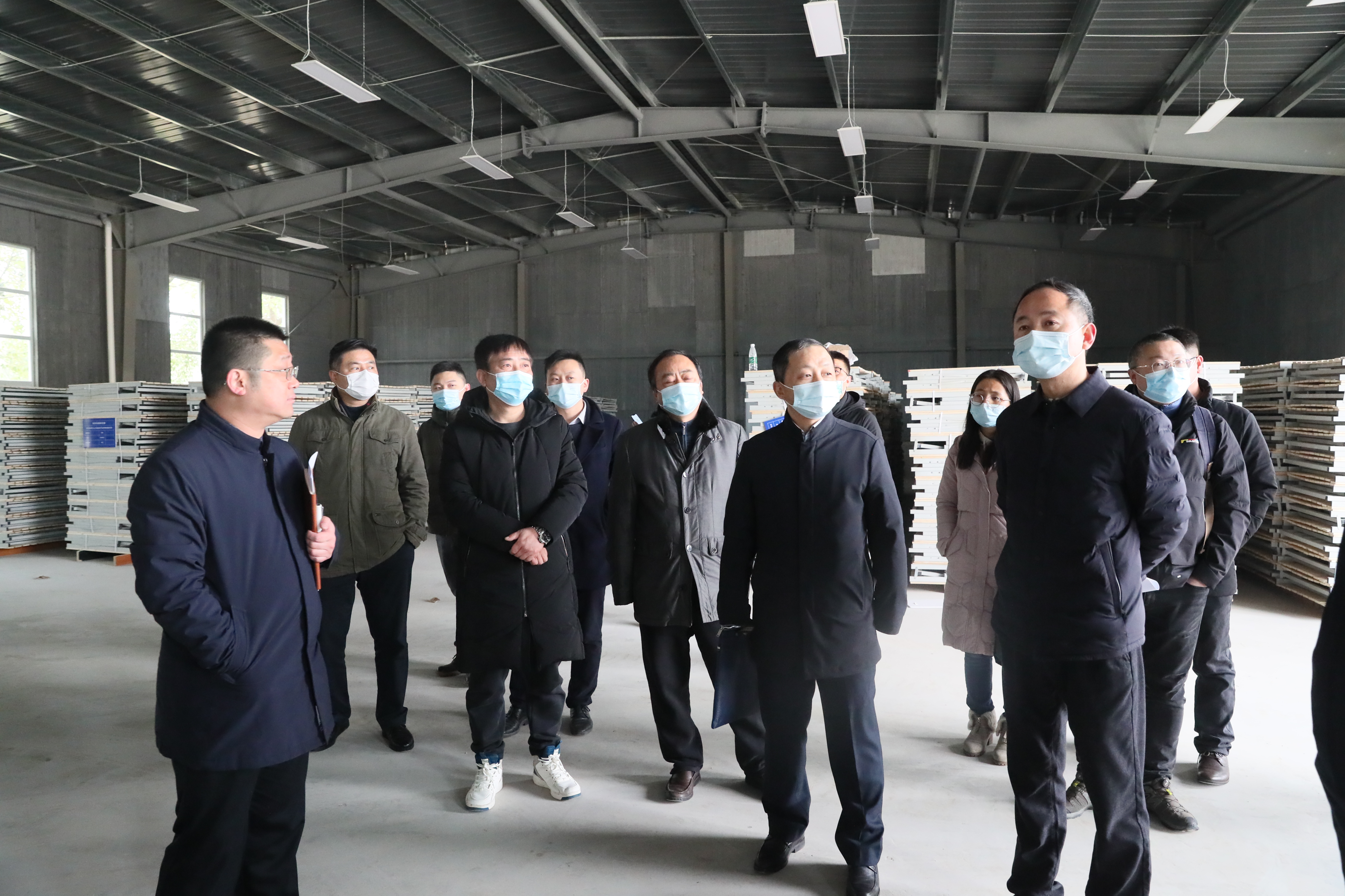 市紀委監委派駐市城建局紀檢監察組調研武漢體育中心平戰結合改造項目(圖2)