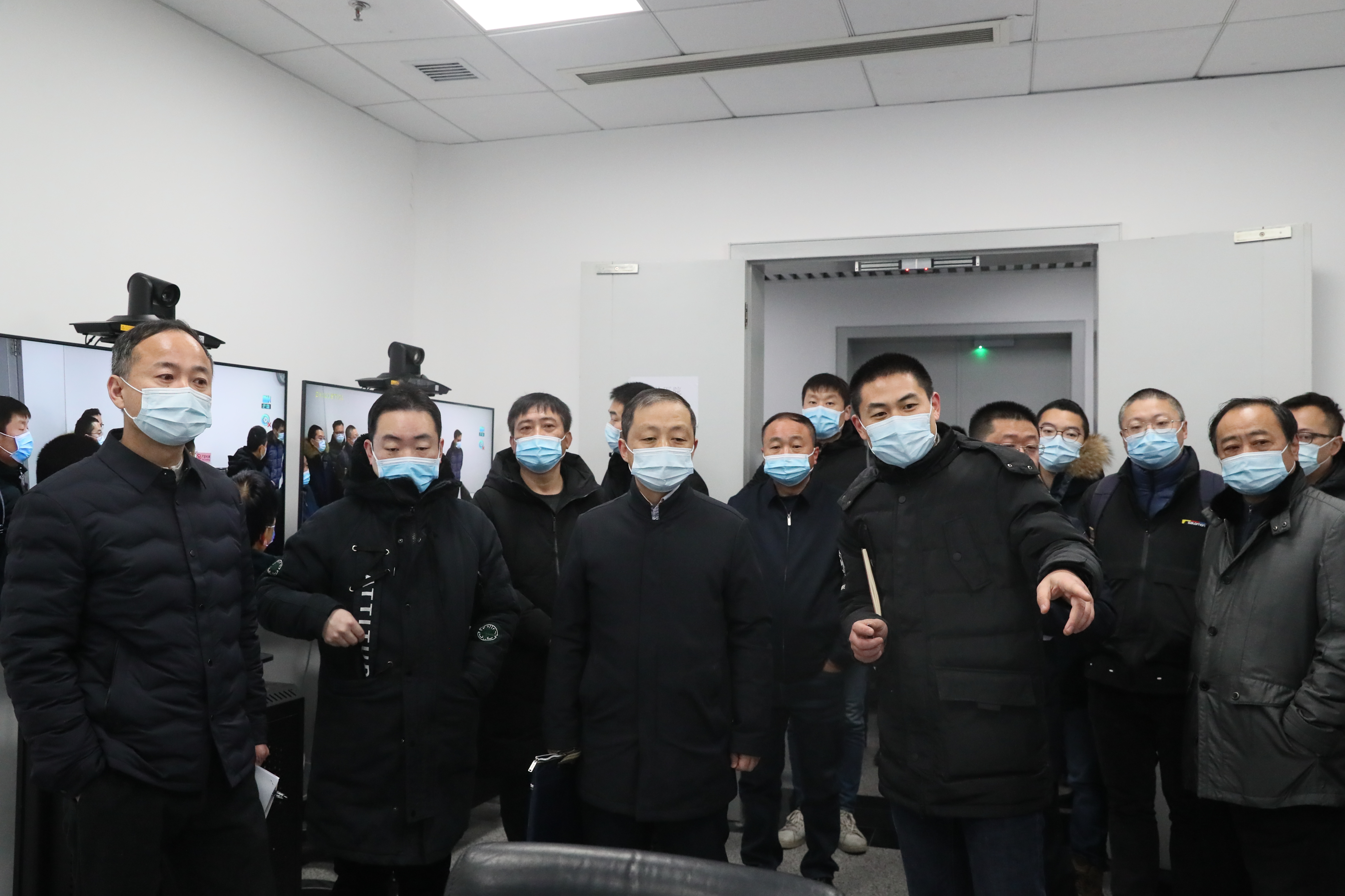 市紀委監委派駐市城建局紀檢監察組調研武漢體育中心平戰結合改造項目(圖5)
