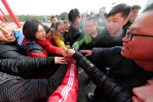 武漢體育中心衛冕全區拔河比賽冠軍(圖3)