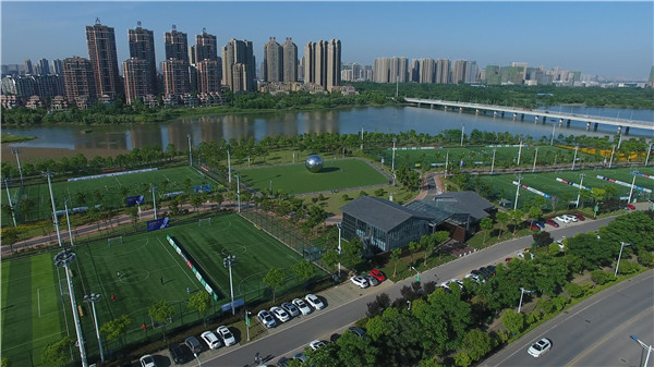 足球的溫度——武漢˙中國車都城市足球公園開放一周年紀略(圖8) 足球的溫度——武漢˙中國車都城市足球公園開放一周年紀略(圖8)