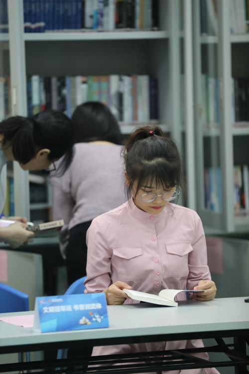 文明迎軍運  書香潤武體 武漢體育中心舉辦首屆職工讀書節(圖3)