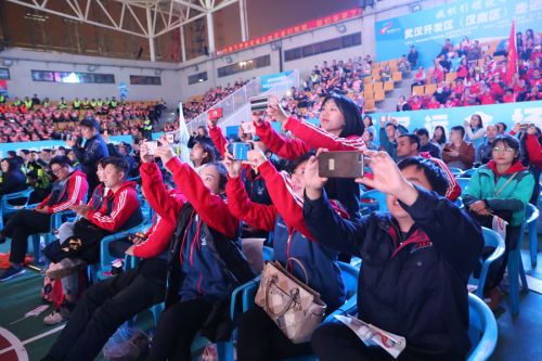 為勞動者而歌 為軍運會而舞 迎“五一”武漢開發區為800軍運建設者送演出(圖12)